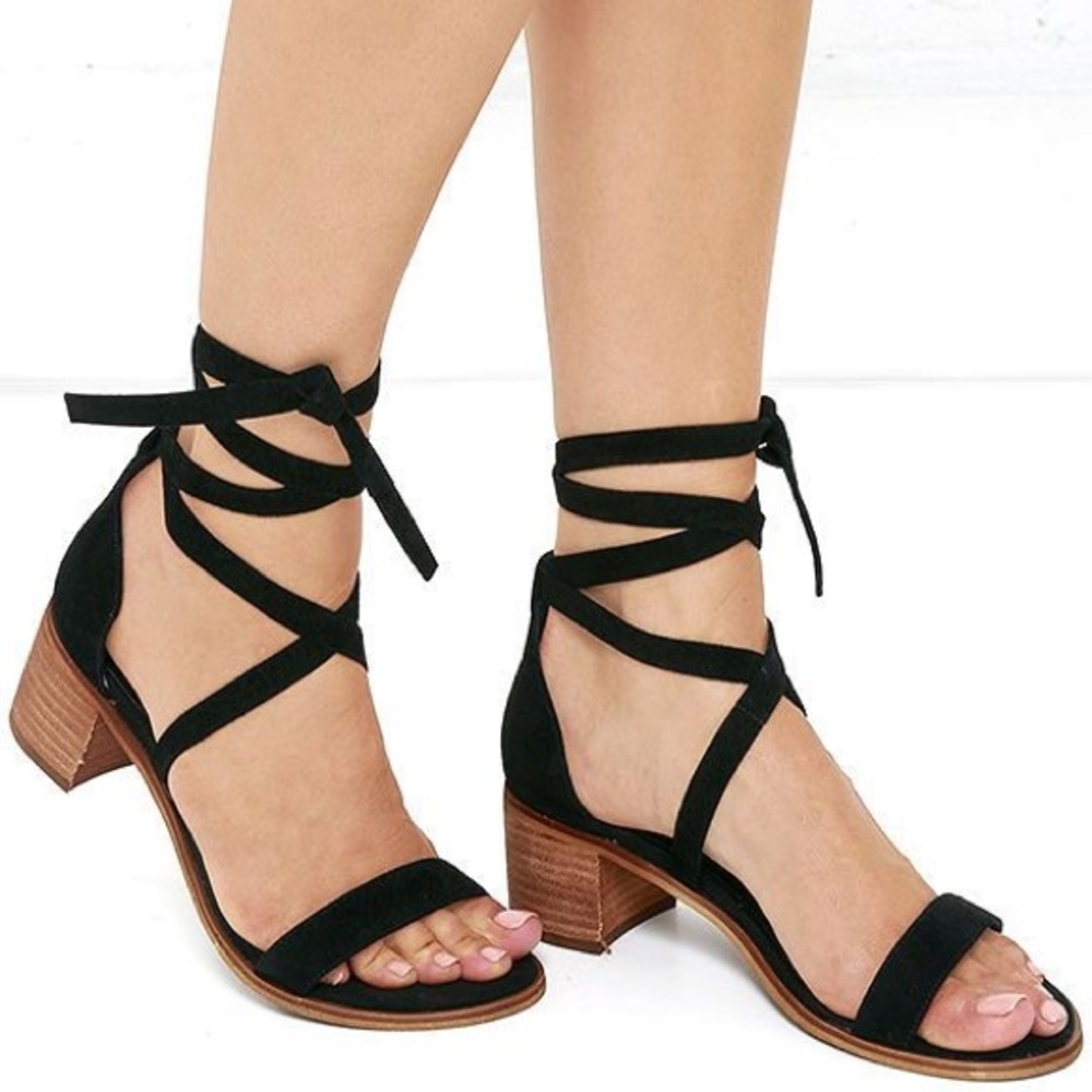 Steve Madden Rizzaa Sandals